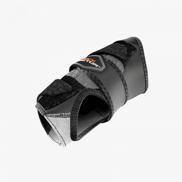 Shock Doctor 824 Wrist 3-Strap Support